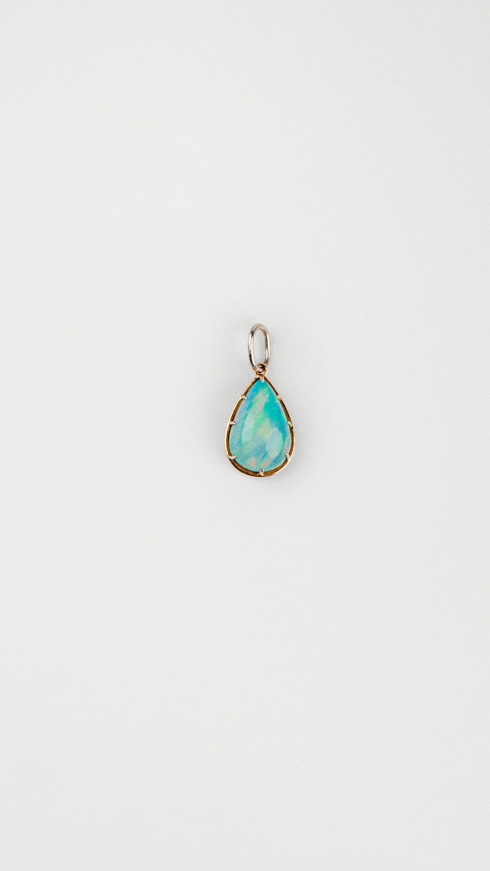 OPAL 8-PRONG PENDANT