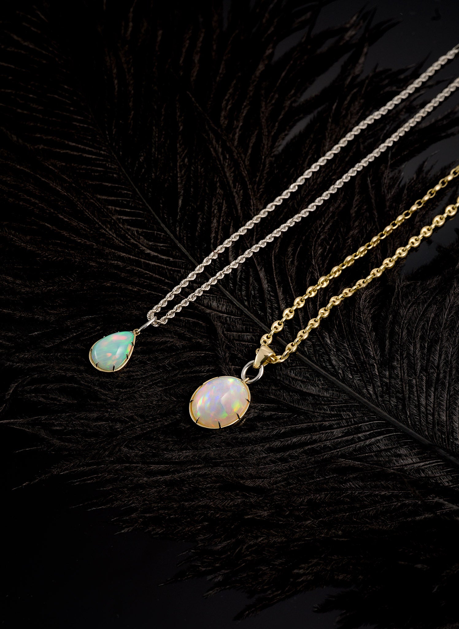 OPAL 8-PRONG PENDANT